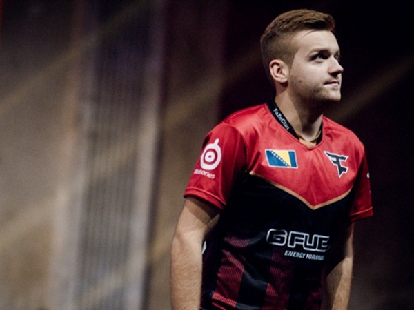 看不上他 看不上他