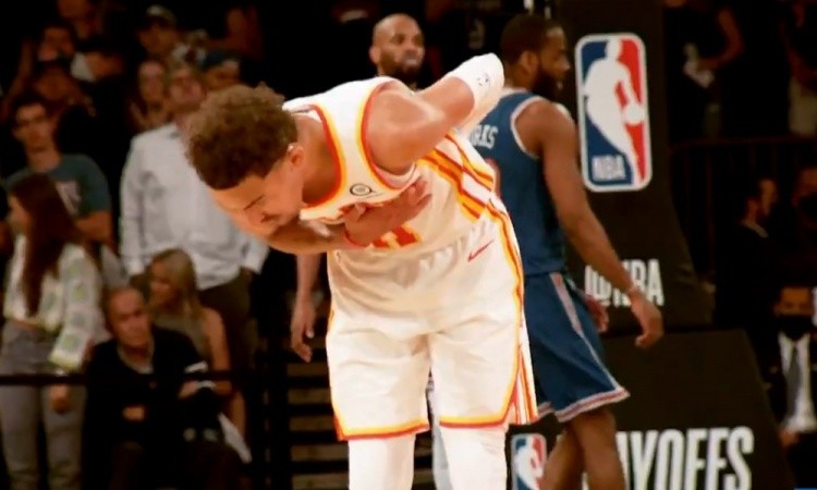 观众屏息等 观众屏息等